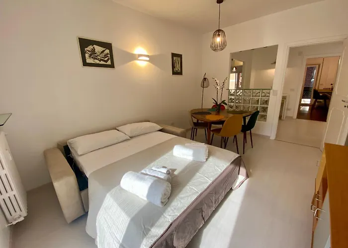 Leone's - Ampio E Luminoso Apartment